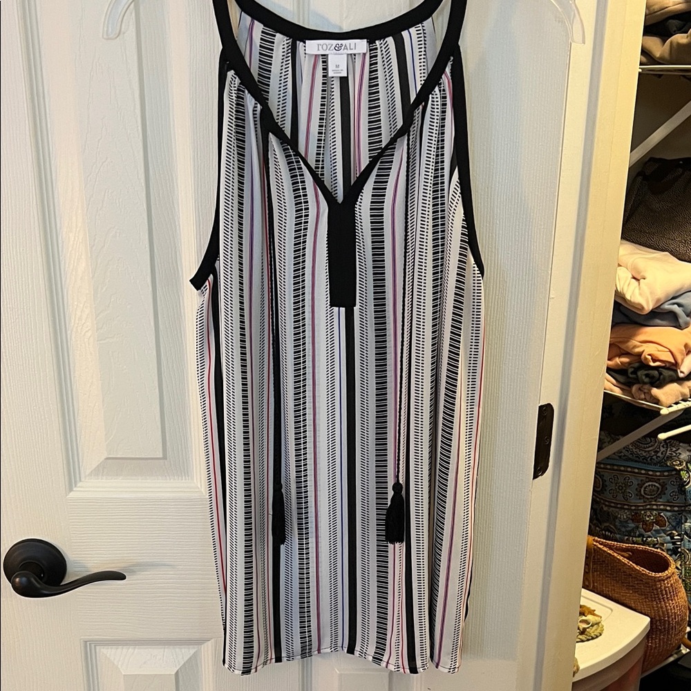 Roz & Ali Black and White Striped Tassel Top; Size Medium